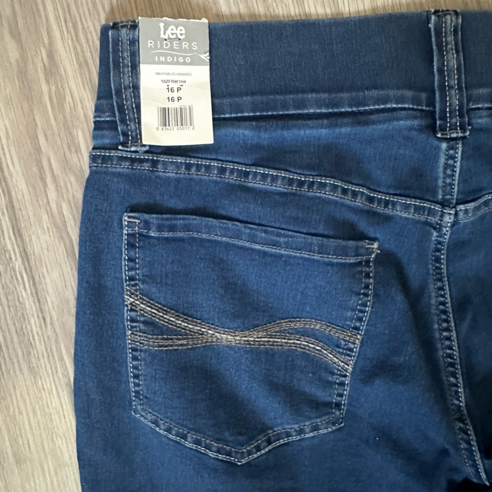 Lee Plus Size Pull On Jeans - Picture 8 of 11